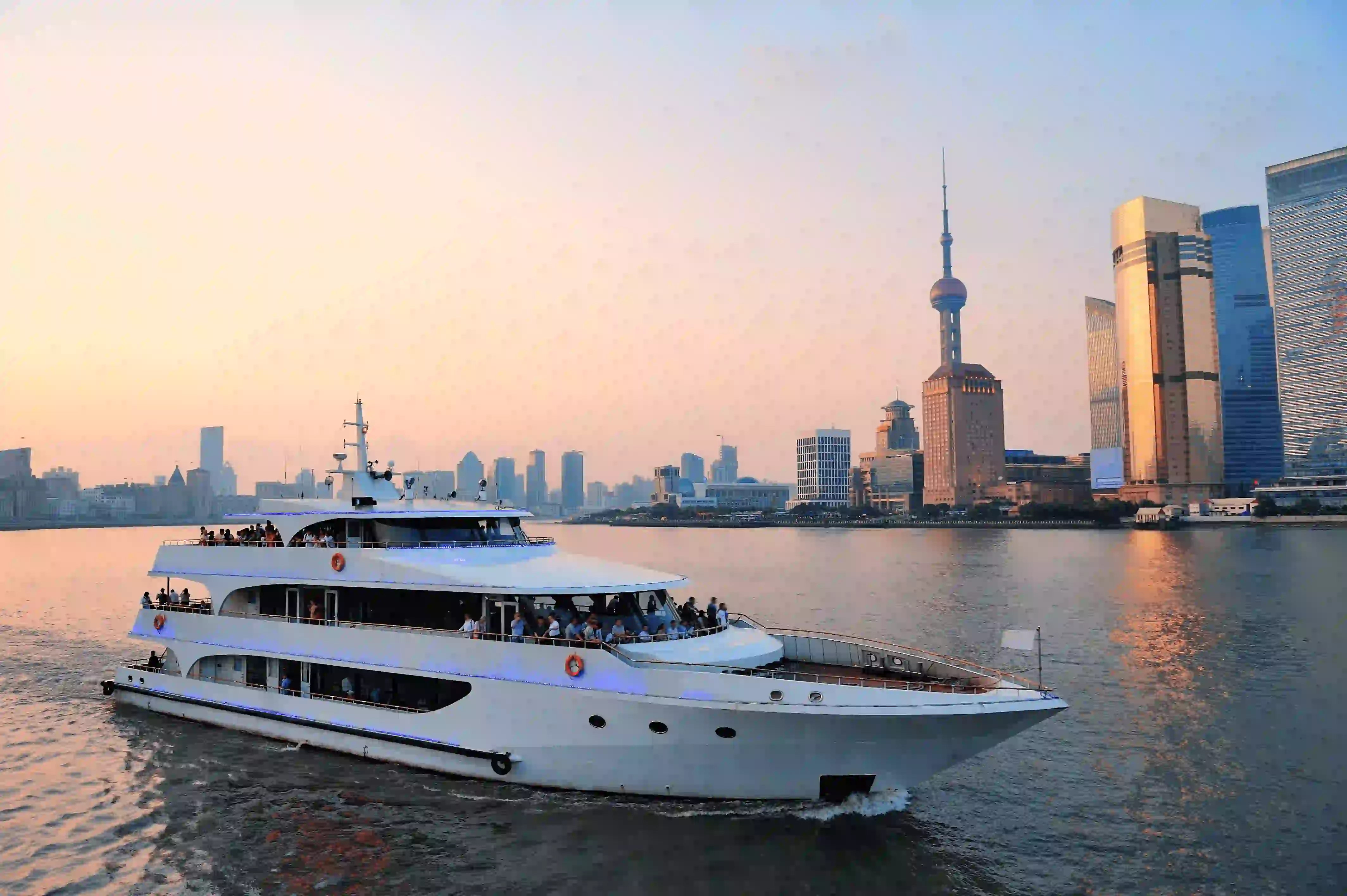 reasons-rent-yacht-for-Celebration-qatar image